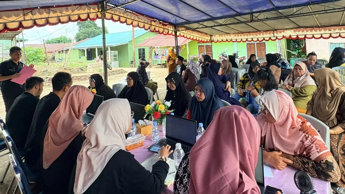 program PLUT Goes to Pesisir, Dinas Koperasi dan Usaha Mikro Kota Batam menjalankan program PLUT Goes to Pesisir guna memberikan layanan pengurusan Nomor Induk Berusaha (NIB), konsultasi usaha, serta pendampingan kepada sekitar 200 pelaku usaha mikro. F Rengga Yuliandra/Batam Pos