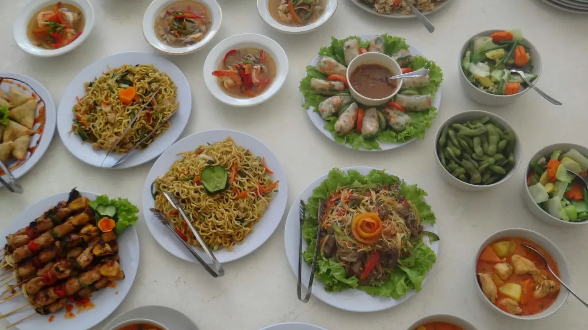 Ilustrasi makanan. (unsplash.com/@haileytong)