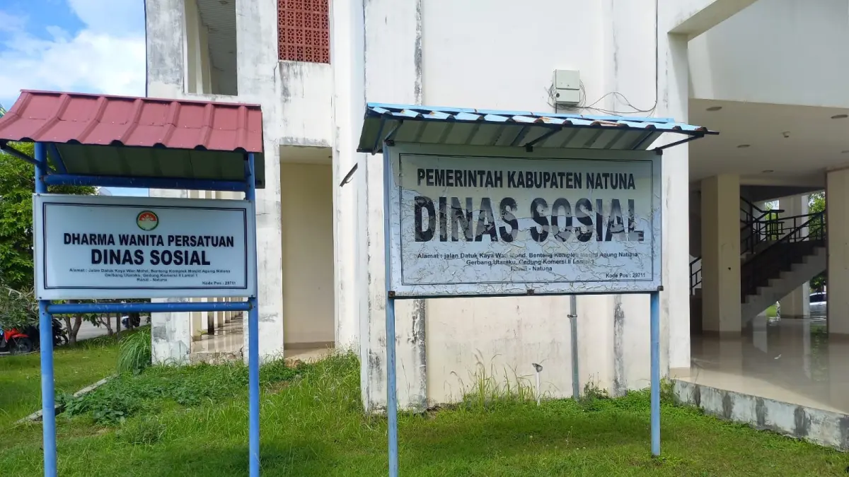 Kantor Dinas Sosial (Dinsos) Kabupaten Natuna berlokasi di Gedung  Komplek Mesjid Agung Natuna, Gerbang Utara, Ranai. F. Faidillah/Batam Pos