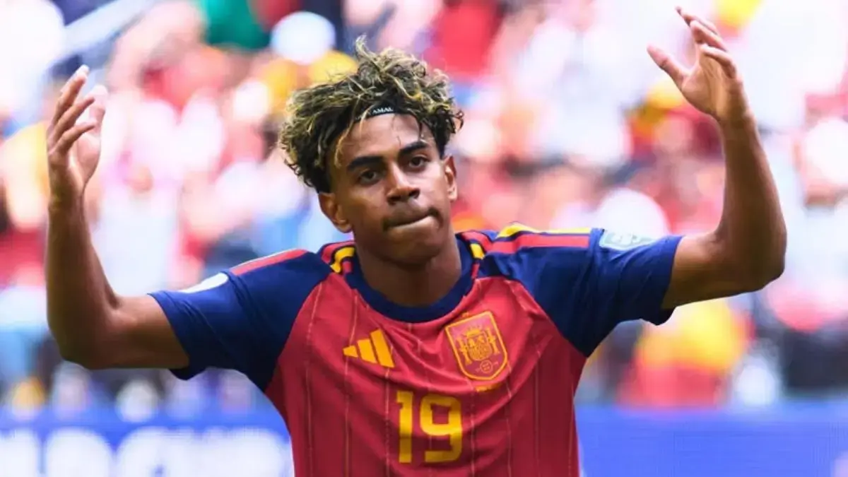 Lamine Yamal dan Spanyol menghadapi Portugal pada babak 16 besar Piala Dunia 2026 dalam Iberian Derby yang sarat sejarah politik dan rivalitas panjang dua negara di Semenanjung Iberia. (Instagram/@sefutbol)
