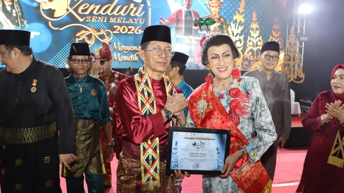 Wali Kota Batam, Amsakar Achmad saat membuka Kenduri