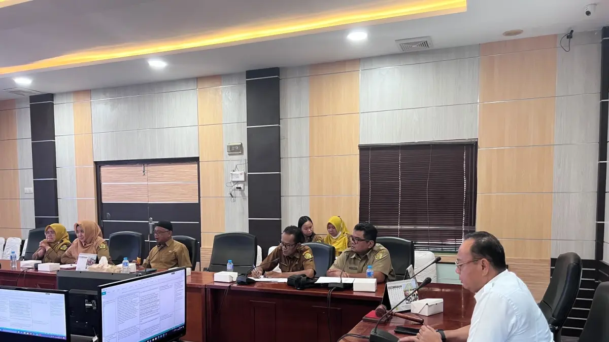 Wakil Ketua II DPRD Karimun, Ady Hermawan, memimpin jalannya rapat Banggar, Selasa (7/7/2026). F ist untuk Batam Pos
