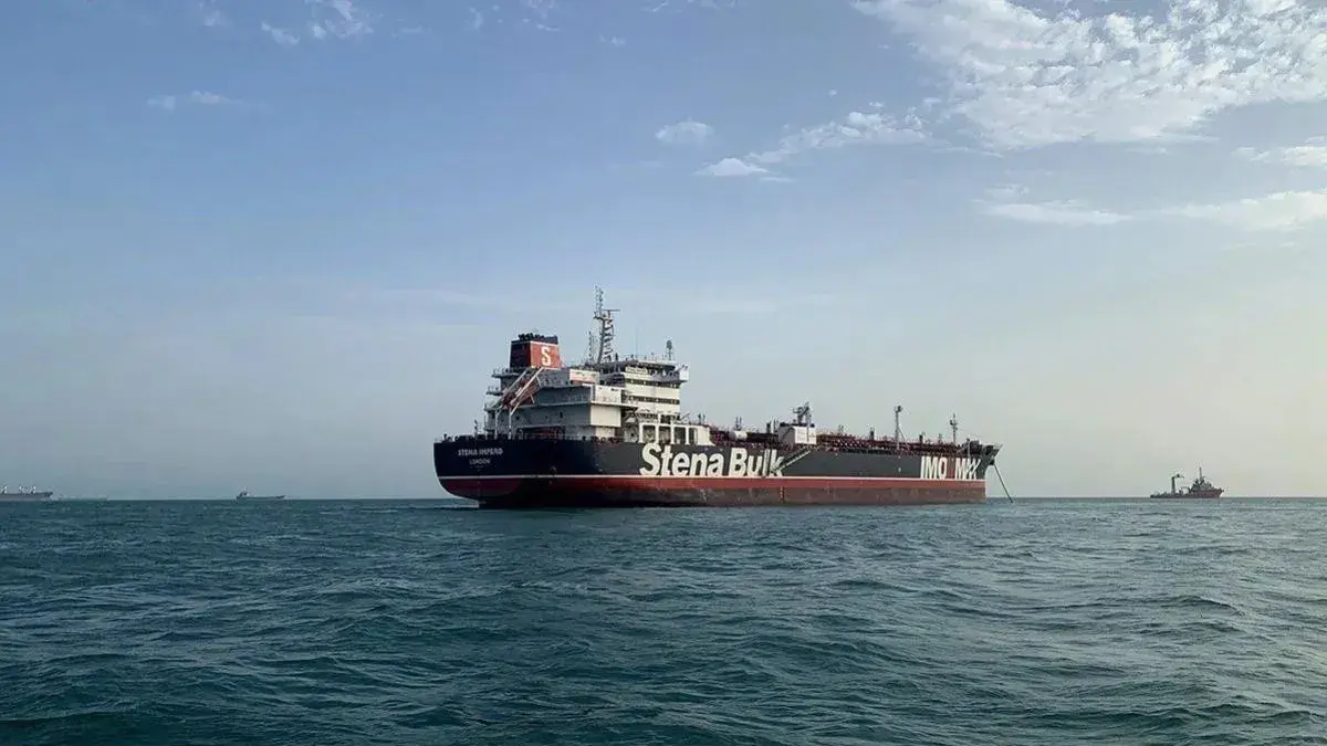 Arsip foto – Sebuah kapal tanker minyak melintas di dekat Selat Hormuz, Iran. ANTARA/Xinhua/HO-ISNA/Morteza Akhoundi/aa.