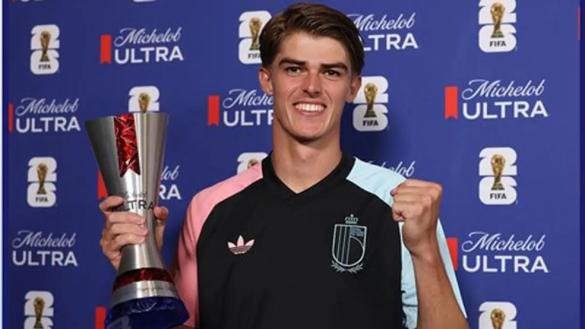 Pemain tim nasional Belgia Charles De Ketelaere. (X/FIFAWorldCup)