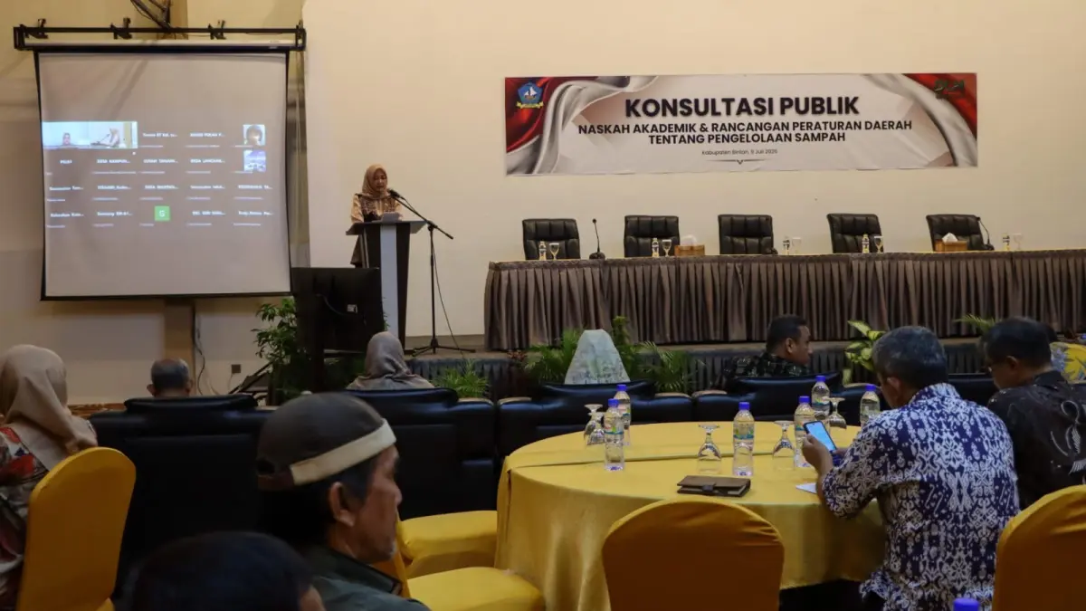 Konsultasi Publik Naskah Akademik dan Ranperda tentang Pengelolaan Sampah yang digelar DLH Bintan di Convention Hall Awandhari Hotel and Resort, Bintan pada Kamis (9/7/2026). F.Zoko untuk Batam Pos