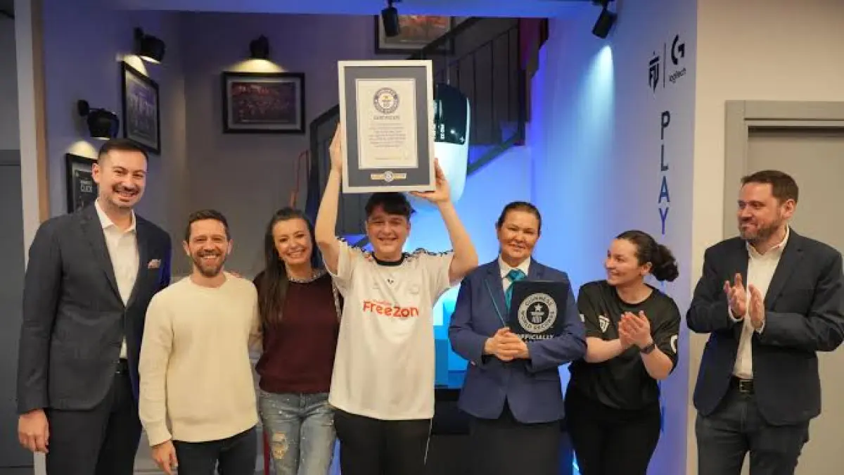 Yigox pecahkan rekor 760 klik mouse dalam 60 detik. (guinnessworldrecords.com)