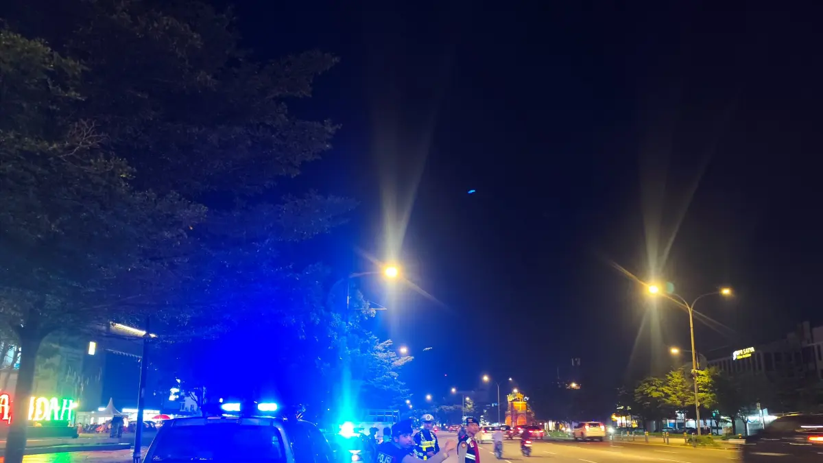 Tim Polresta Barelang menggelar Kegiatan Rutin Yang Ditingkatkan (KRYD), patroli berskala besar untuk meminimalisir aksi premanisme, balap liar, dan kejahatan jalanan di malam hari. F Polresta Barelang untuk Batam Pos
