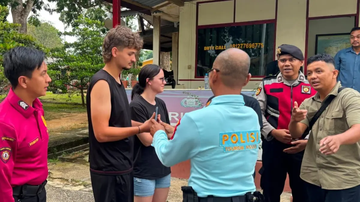 Wisatawan asal Amerika yang melapor ke Pos Pamobvit di Lagoi. F. Kiriman H.P Bako untuk Batam Pos