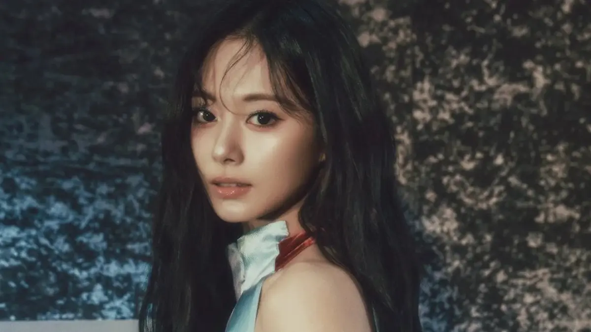 Tzuyu TWICE dikabarkan mengakhiri kontrak dengan JYP Entertainment. (x.com/kchartsmaster)