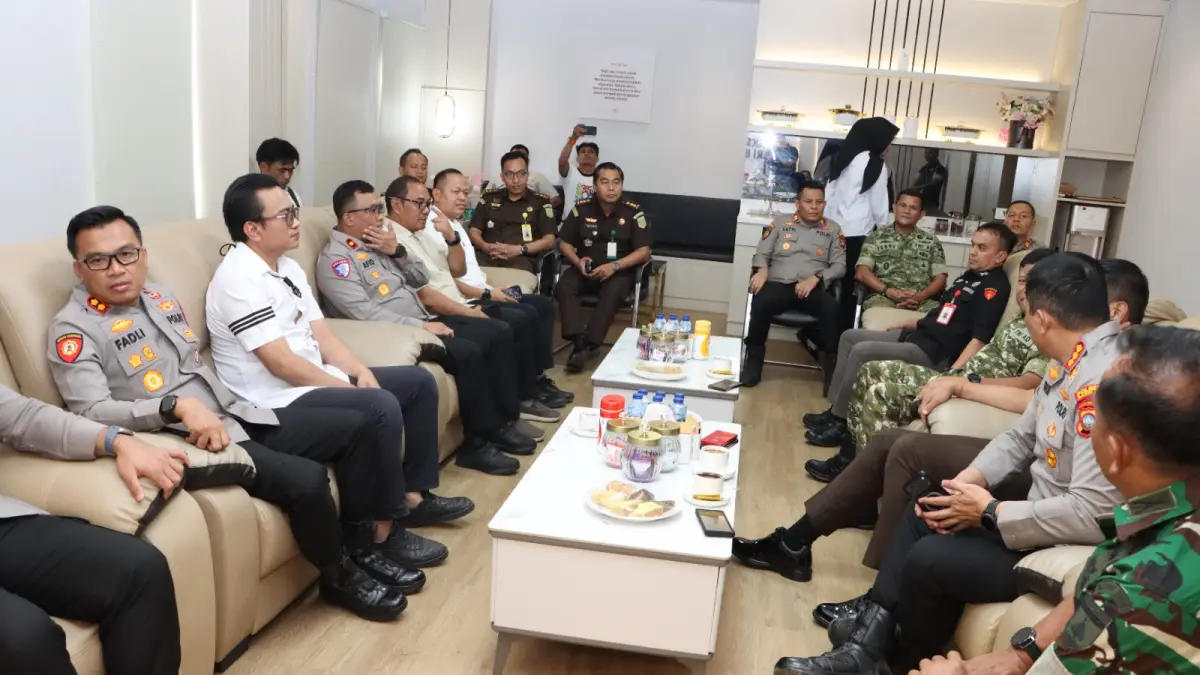 Jajaran Polresta Barelang silaturahmi ke Kantor Kejaksaan Negeri Batam. F.Ist untuk Batam Pos