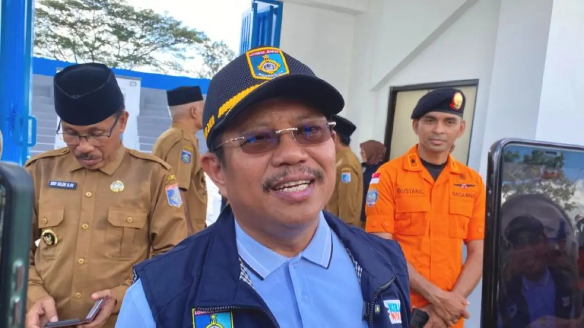 Bupati Lombok Barat Lalu Ahmad Zaini dalam sesi wawancara cegat di Lombok Barat, Nusa Tenggara Barat. ANTARA/HO-Diskominfotik Lombok Barat