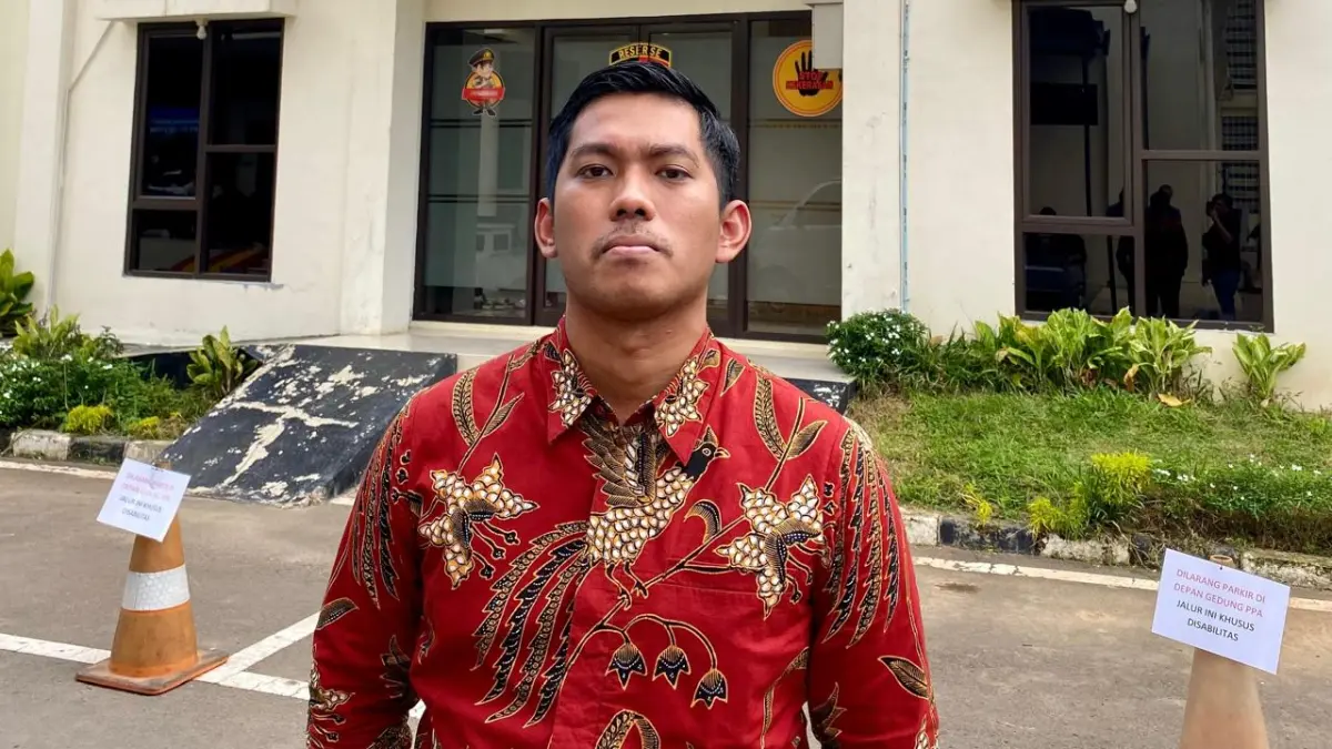 Kuasa hukum Tim PSW Kepri, Reno Maratur Munthe saat ditemui di Mapolda Kepri, kemarin. F Yashinta/Batam Pos