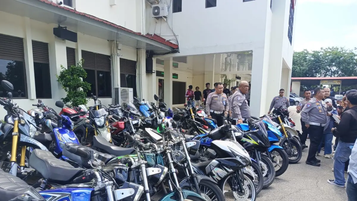 Puluhan sepeda motor berknalpot brong diamankan Satlantas Polresta Barelang dalam operasi penertiban di sejumlah wilayah Kota Batam. F. Eusebius Sara