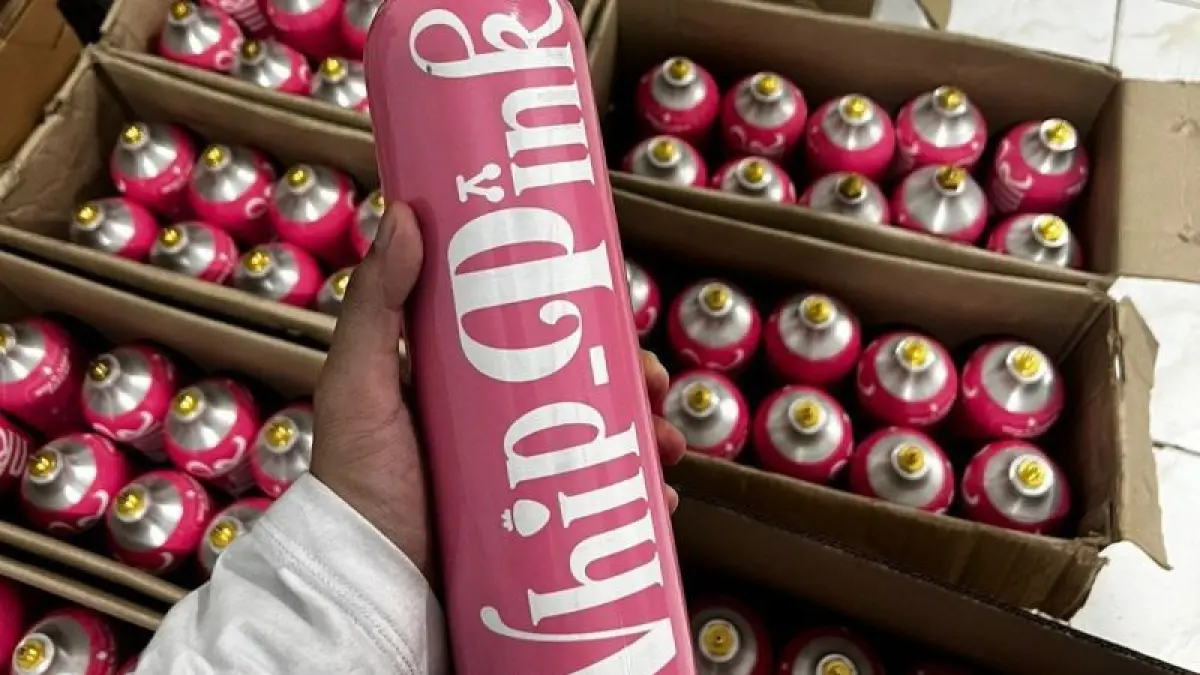 Botol Whip Pink yang disita Dittipidnarkoba Bareskrim Polri dari pengungkapan produsen gas N2O ilegal. ANTARA/HO-Dittipidnarkoba Bareskrim Polri/am.