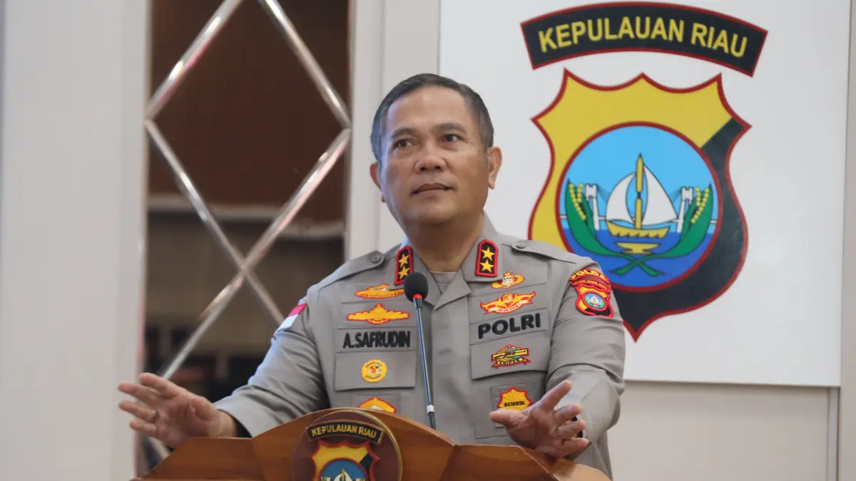 Kapolda Kepri, Irjen Pol Asep Syafrudin saat memberi sambutan dalam acara Coffee Morning bersama insan pers di Gedung Bhayangkari, Mapolda Kepri, Nongsa, kemarin. F Cecep Mulyana/Batam Pos