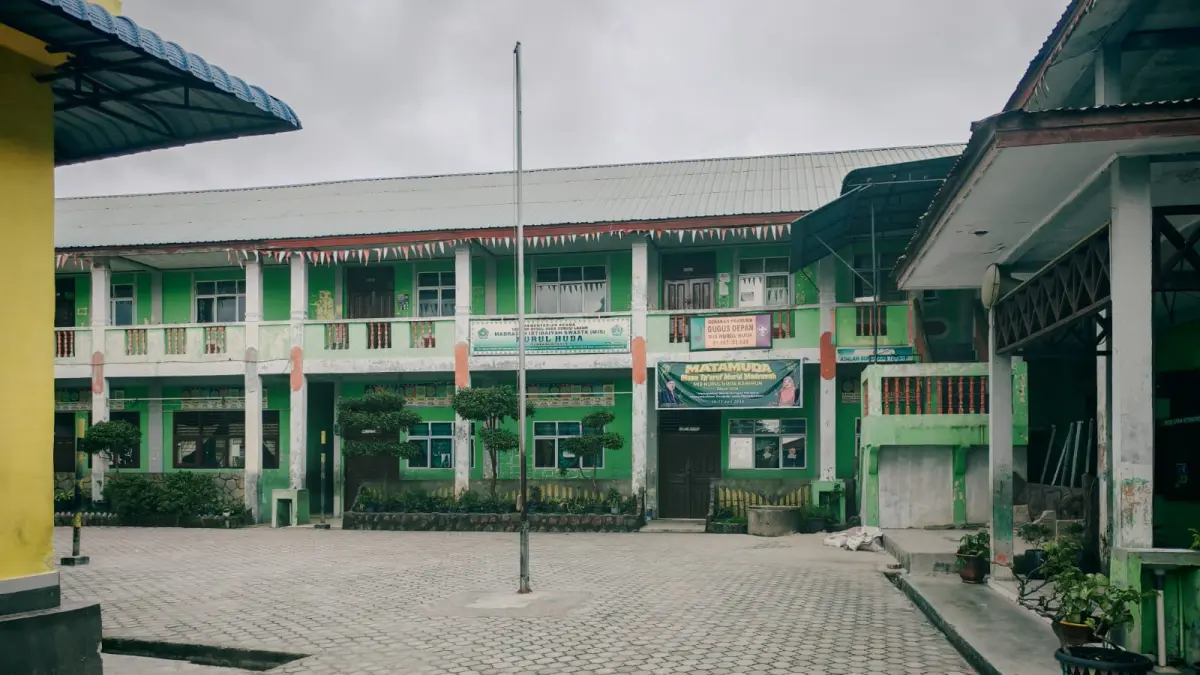 Salah satu sekolah di Kabupaten Karimun menerapkan libur fakultatif akibat sistem kelistrikan PLN di Pulau Karimun yang belum kembali normal.