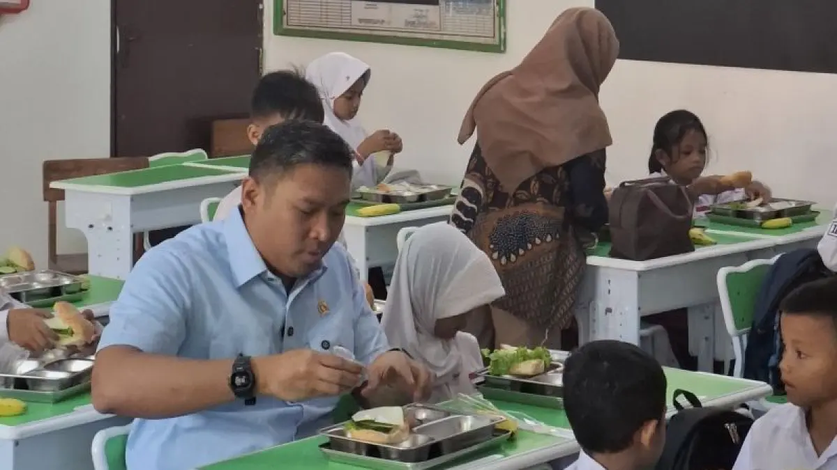 Kepala Badan Gizi Nasional (BGN) Sudaryono sidak ke SDN Bantarjati 9, Kota Bogor, Jawa Barat, Jumat (24/7/2026). F Antara