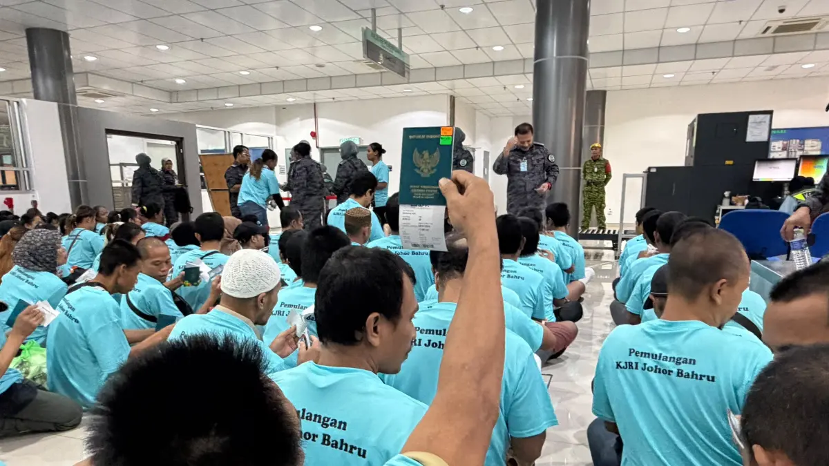 KJRI Johor Bahru memulangkan 274 WNI dan Pekerja Migran Indonesia (PMI) bermasalah dari Malaysia, Sabtu (25/7/2026). Mereka dipulangkan dalam tiga tahap. F KJRI-JB untuk Batam Pos