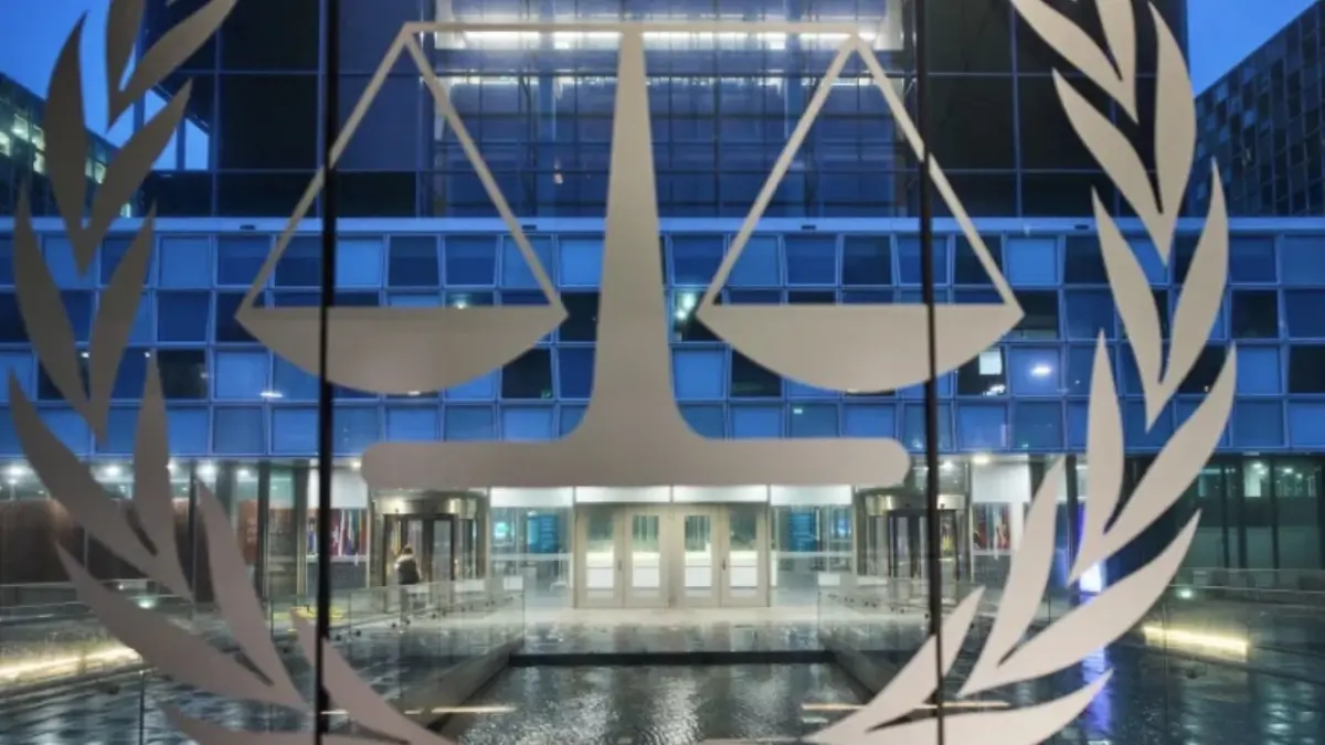 Lambang hukum di pintu kantor Mahkamah Pidana Internasional (ICC) di The Haque, Belanda. F Al Jazeera