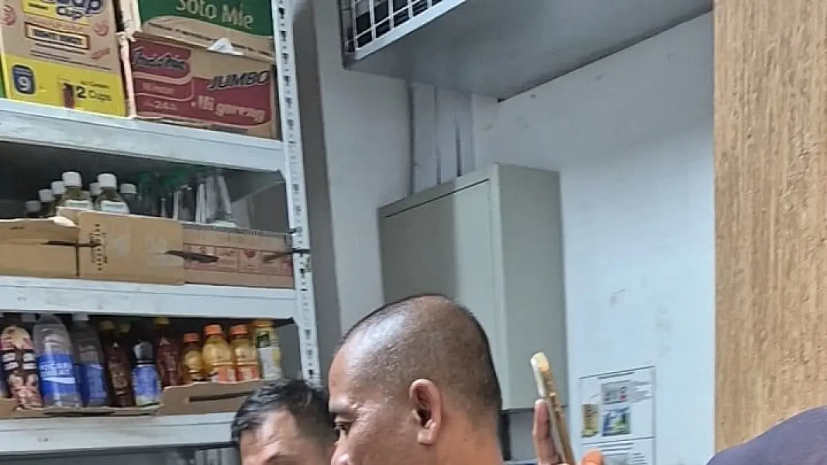 Perempuan berinisial ED (45) diamankan setelah diduga melakukan pencurian sejumlah barang di Indomaret kawasan Rumah Sakit Badan Pengusahaan (RSBP) Batam, Senin (27/7).