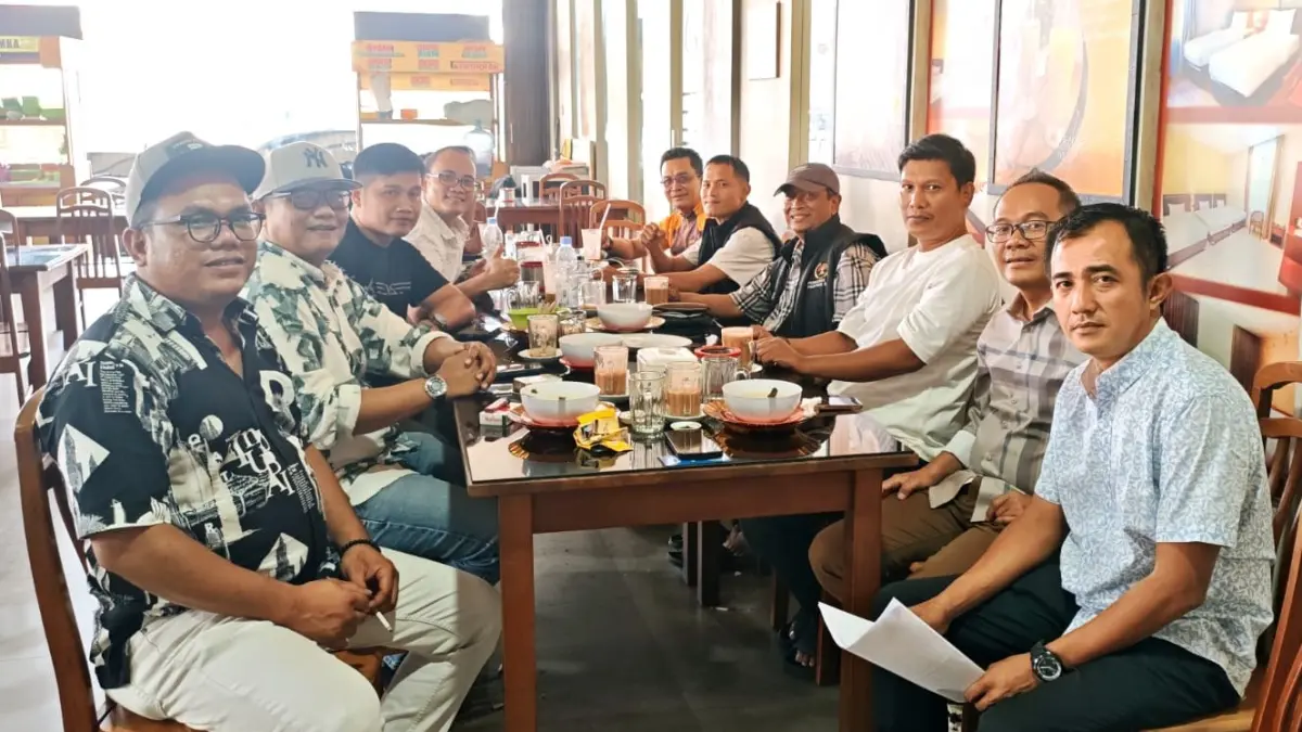 Pengurus PWI Kepri rapat konsolidasi dipimpin ketua Saibansah Dardani membahas sejumlah program strategis bersama pengurus daerah, di RAV Hotel Tanjungpinang, Rabu (29/7/2026). Foto: PWI Kepri untuk Batam Pos