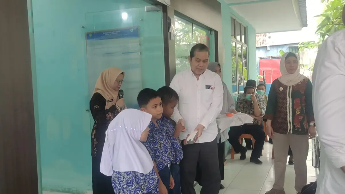  Kepala Dinas Kesehatan Kota Batam, dr. Didi Kusmarjadi, didampingi jajaran Dinas Kesehatan dan PERDAMI meresmikan Vision Centre UPT Puskesmas Sei Lekop, Kamis (30/7). Vision Centre ini menjadi layanan kesehatan mata tingkat puskesmas pertama dan satu-satunya di Sumatera.