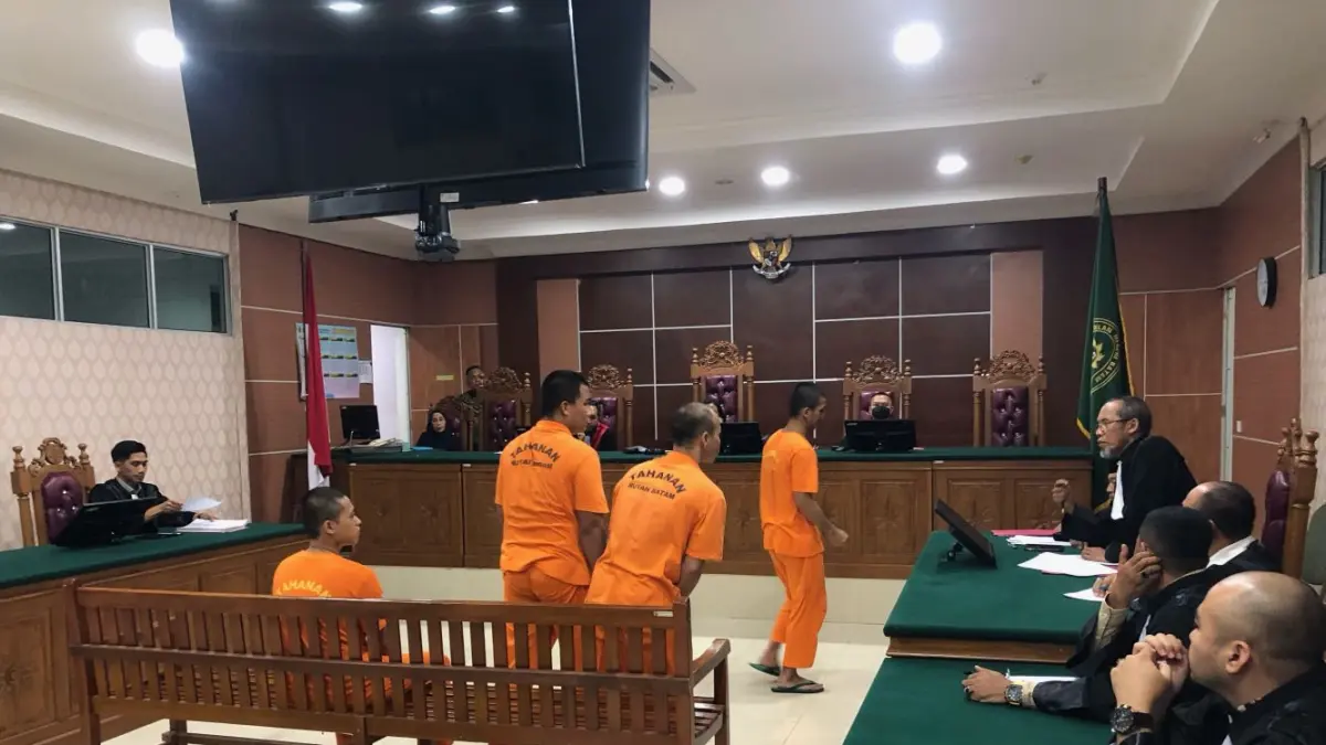 Para rterdakwa kasus tewasnya Bripda Nathanael Simanungkalit di Pengadilan Negeri Batam, Kamis (30/7/2026). 