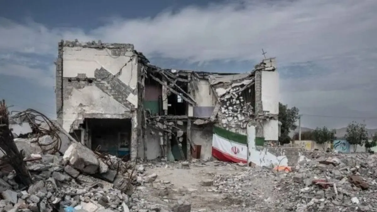 Arsip foto - Sisa-sisa bangunan Sekolah Dasar Shajarat al-Tayyiba, yang dibom pada 28 Februari 2026 dan menewaskan 168 siswa, terlihat di kota Minab, Iran, pada 31 Maret 2026. Di kota yang terletak di provinsi Hormozgan ini, jejak serangan tersebut masih terasa nyata. ANTARA/Hamid Vakili - Anadolu AGency / pri.