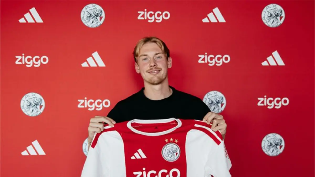 Gelandang serang Julian Brandt resmi bergabung dengan klub Liga Belanda Ajax. (ajax.nl)