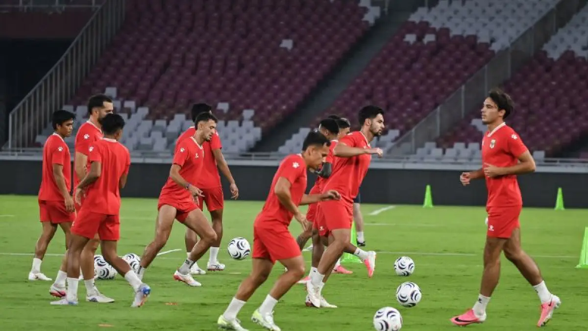 Latihan Timnas Indonesia jelang melawan Vietnam. Sejumlah pesepak bola Timnas Indonesia mengikuti sesi latihan di Stadion GBK, Jakarta, Minggu (2/8/2026). Latihan Timnas Indonesia untuk persiapan laga ketiga Grup A Piala AFF 2026 melawan Vietnam di Stadion Pakansari pada Senin (3/8/2026). ANTARA FOTO/Fakhri Hermansyah/sgd