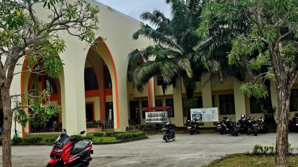 Gedung Asrama Haji yang disiapkan menjadi tempat pelaksanaan Sekolah Rakyat Terintegrasi Natuna, menunggu selesainya pembangunan gedung permanen yang akan dimulai pada Agustus 2026. ANTARA/Muhamad Nurman