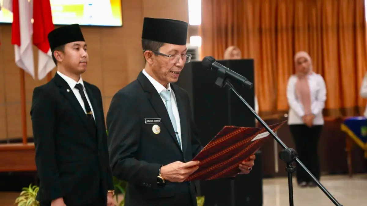 Wali Kota Batam, Amsakar Achmad, melantik sejumlah pejabat di lingkungan Pemko Batam di Kantor Wali Kota Batam, Rabu (5/8/2026). 