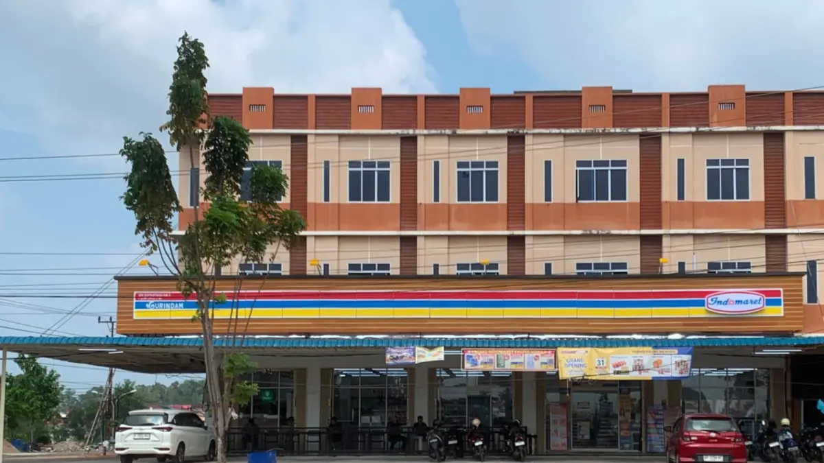 Gerai Indomaret yang baru dibangun di Jalan WR Supratman, Tanjungpinang. F. Mohamad Ismail/Batam Pos