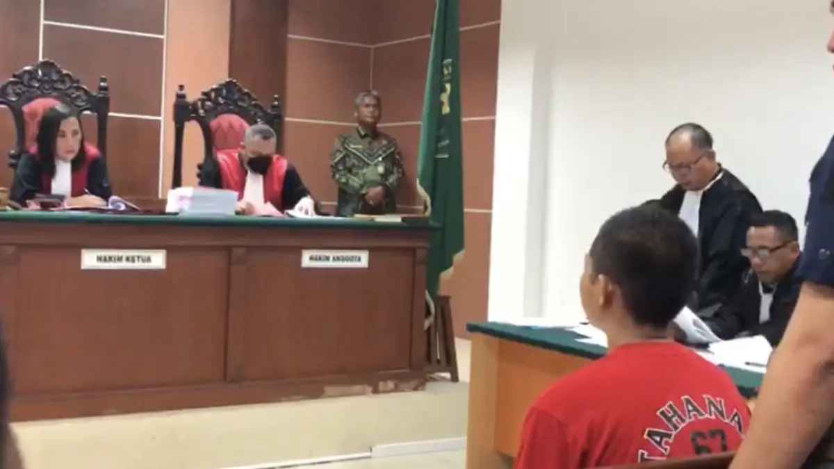 Terdakwa perkara dugaan penganiayaan yang berujung pada kematian Bripda Natanael Simanungkalit diadili di PN Batam, Kamis (6/8/2026). F.Azis Maulana/Batam Pos