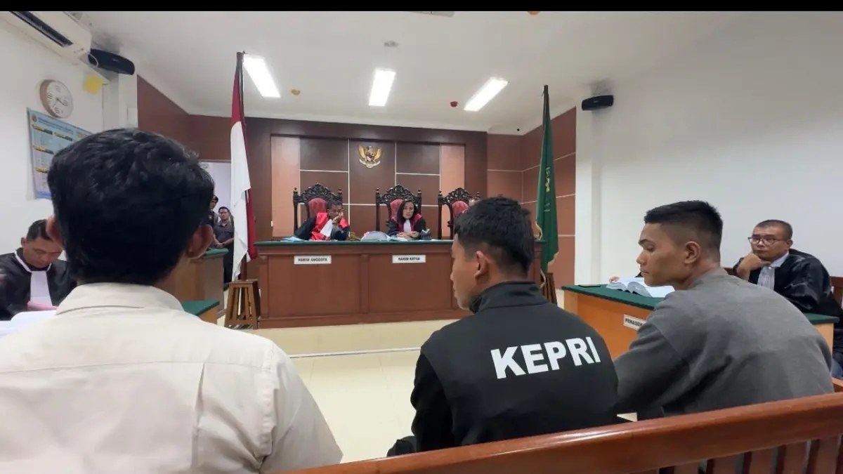 Tiga rekan satu angkatan Bripda Nathanael Simanungkalit memberikan kesaksian dalam persidangan di PN Batam, Kamis (6/8). F. Azis Maulana/Batam Pos