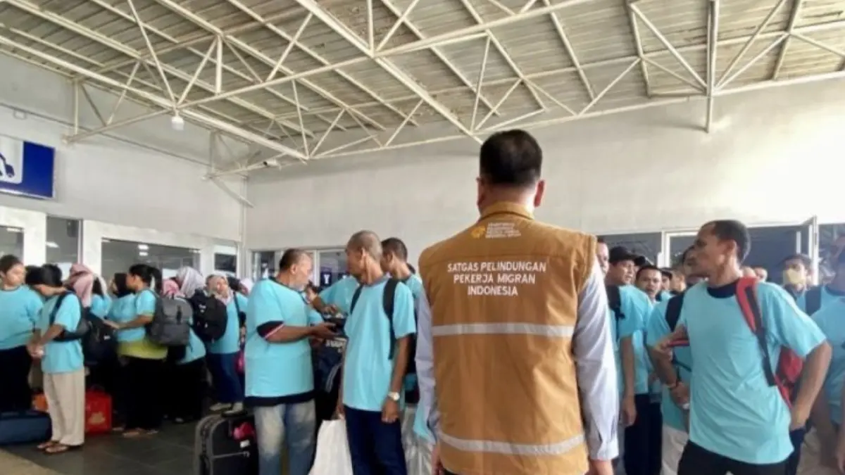 Proses pemulangan 89 Pekerja Migran Indonesia (PMI) bermasalah dari KJRI Johor Bahru di Pelabuhan Internasional Batam Center di Batam, Kepri, Jumat (7/8/2026). ANTARA/HO-BP3MI Kepri
