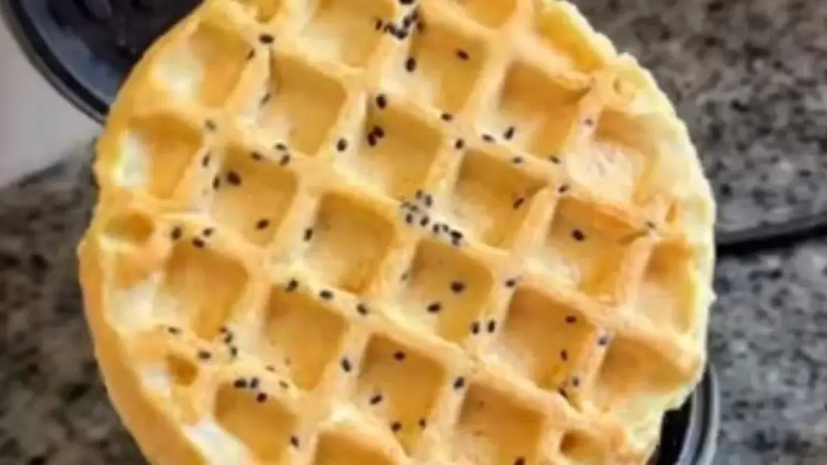 Ilustrasi waffle kimpul ayam/Tik Tok @dyanagladiss