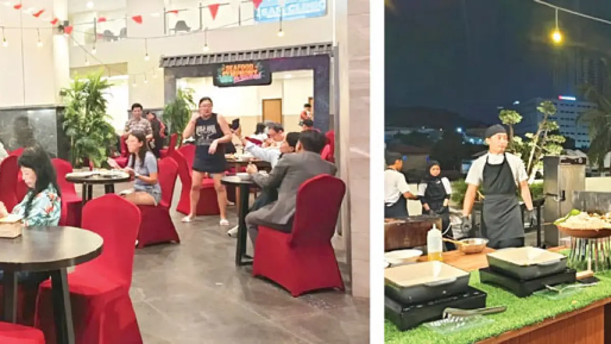 (Foto Kiri) Tamu menikmati sajian makanan di acara Seafood Symphony BBQ by The Pool di Aston Batam Hotel & Residence, Minggu (9/8) malam.
(Foto Kanan) Menu seafood dibakar dan disajikan dengan konsep all you can eat, dilengkapi musik langsung dan permainan disajikan bagi pengunjung. Foto-foto: Jamaluddin Lobang/Batam Pos