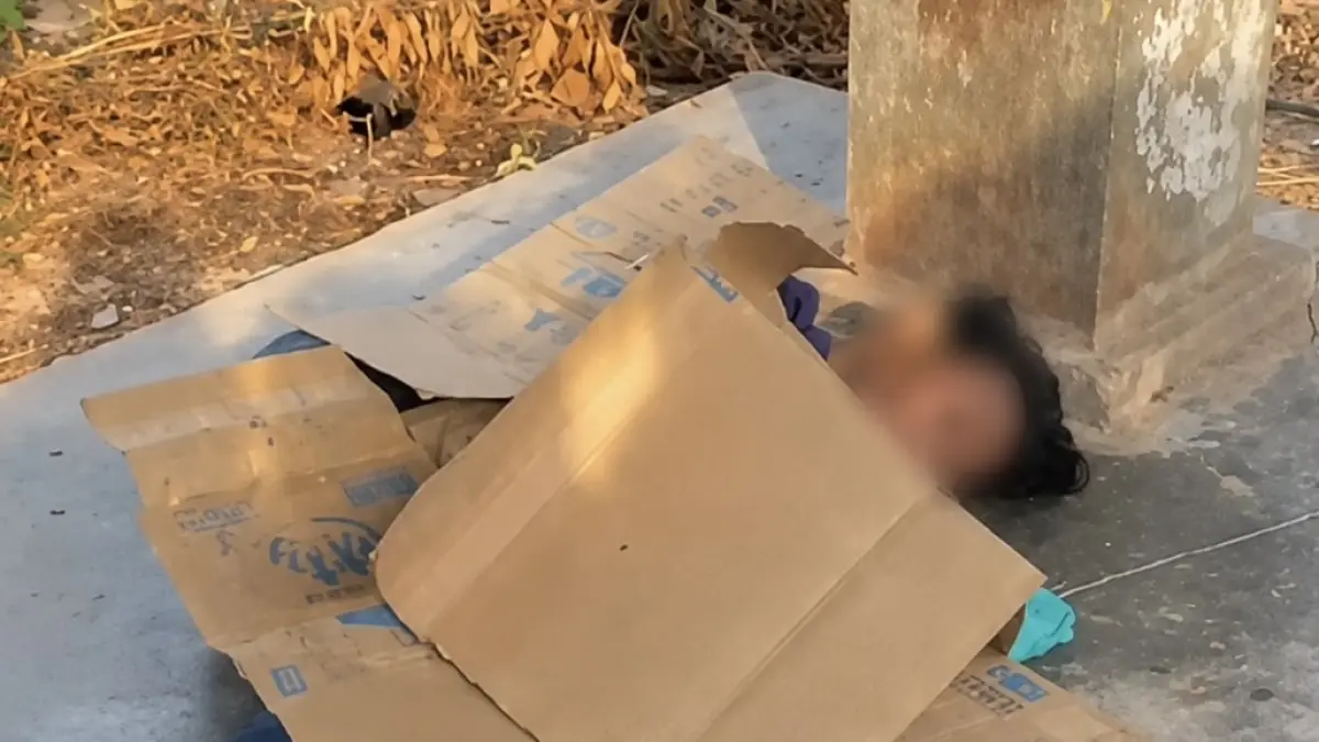 Jasad YM yang ditemukan tewas di halte dekat SP
Plaza. F.Istimewa