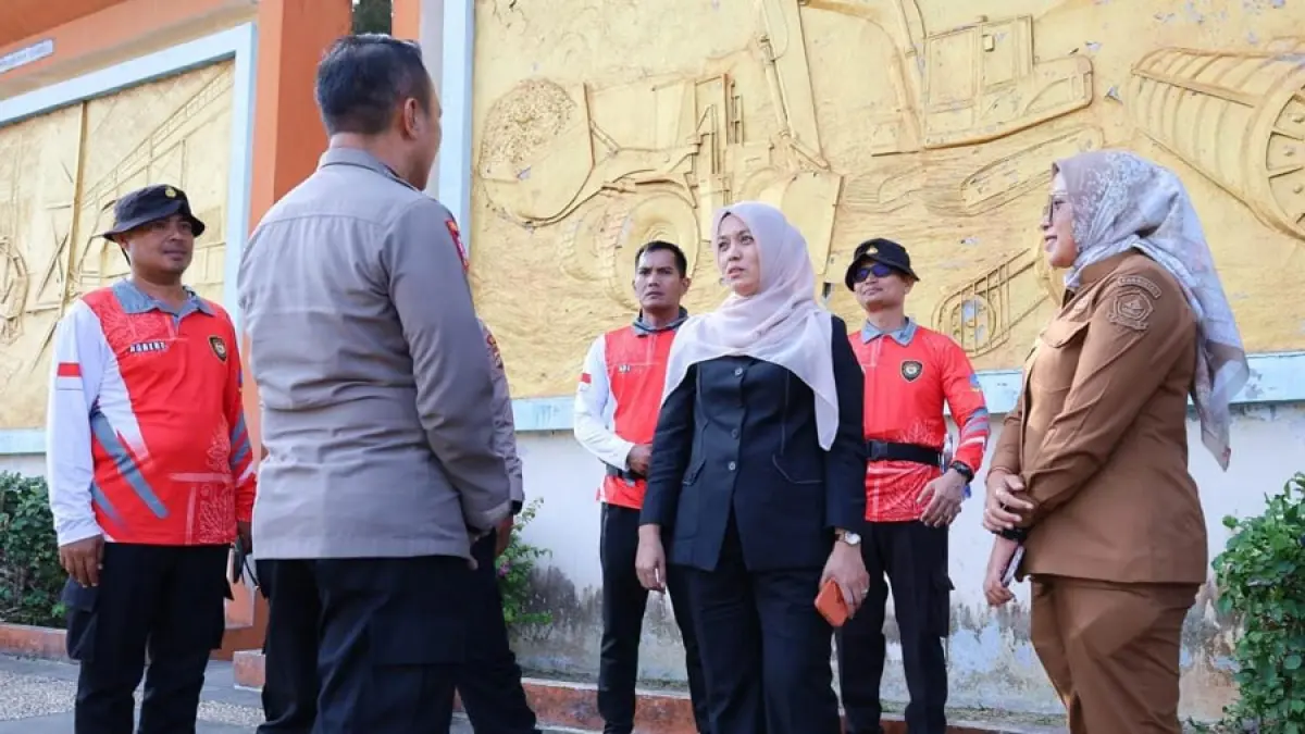 Wakil Bupati Bintan, Deby Maryanti meninjau langsung lokasi tersebut pada Selasa (11/8/2026) sore. F.Kiriman Andi untuk Batam Pos.