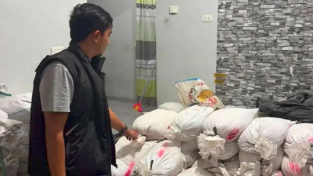 Bareskrim Polri menggagalkan penyelundupan timah ilegal dari wilayah Babel. Rencananya, timah tersebut akan diselundupkan ke negara tetangga, Malaysia. Foto: Polri/JP Group