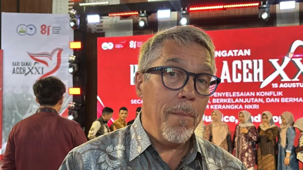 Tokoh sekaligus negosiator perdamaian Aceh asal Finlandia, Juha Christensen memberikan keterangan kepada awak media pada acara peringatan Hari Damai Aceh Ke-21, di Banda Aceh, Sabtu (15/8/2026). ANTARA/Rahmat Fajri

