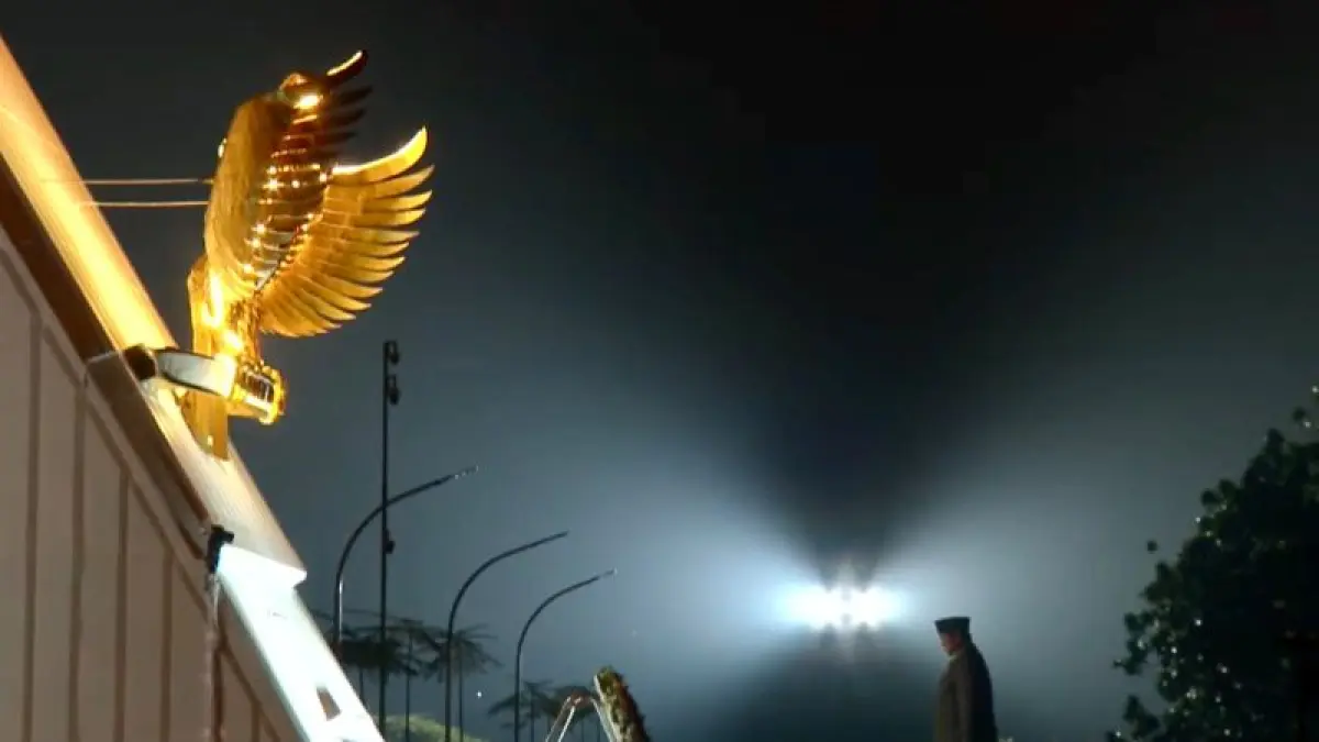 Presiden RI Prabowo Subianto memimpin Upacara Ziarah Nasional dan Renungan Suci di Taman Makam Pahlawan (TMP) Kalibata, Jakarta Selatan, Minggu (16/8/2026) malam menjelang peringatan HUT ke-81 Kemerdekaan RI. (ANTARA/HO-BPMI Sekretariat Presiden).