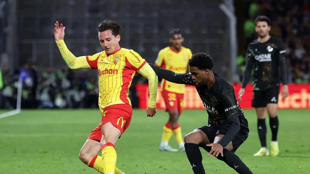 RC Lens keluar sebagai juara Piala Super Prancis 2026 setelah menang tipis atas Paris Saint-Germain (PSG) 1-0 di Stade Bollaert Delellis.