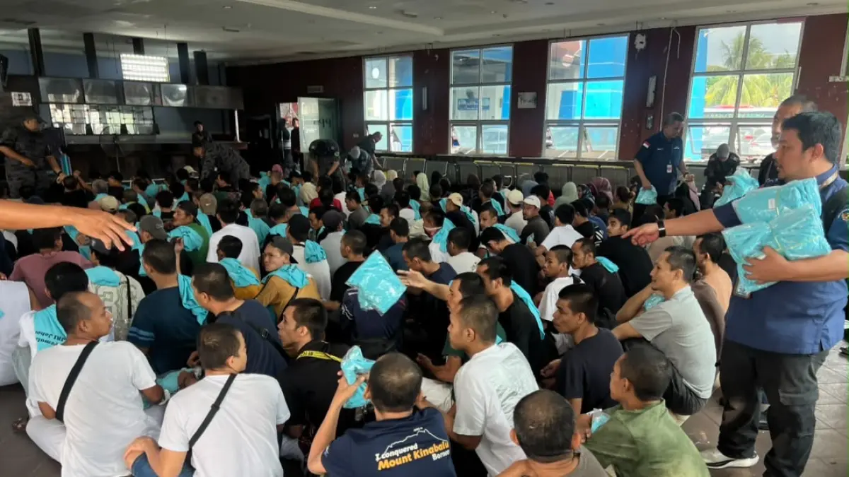 Ratusan warga negara Indonesia (WNI) dipulangkan dari Johor, Malaysia, ke Batam, Selasa (18/8). F.istimewa