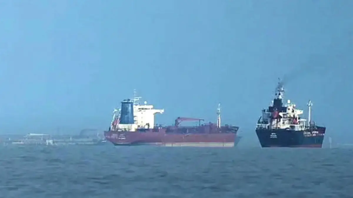 Ilustrasi pelayaran kapal di Selat Hormuz. Foto: JP Group