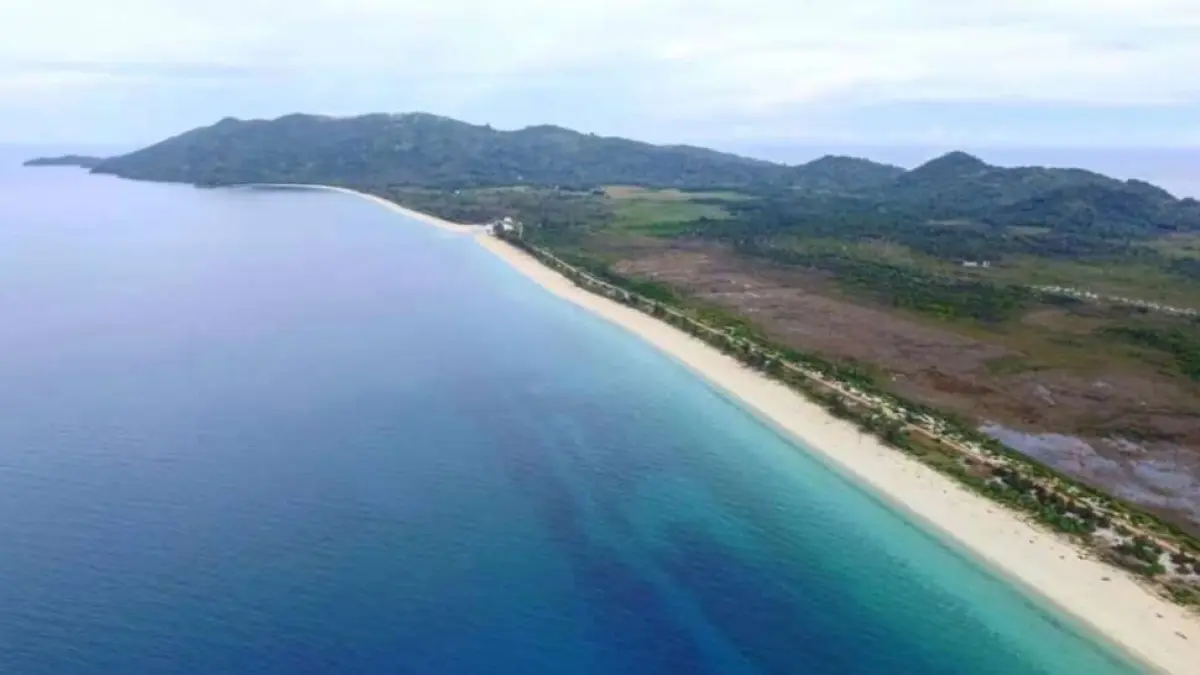 Pantai Sisi di Pulau Serasan Natuna, salah satu objek wisata pesisir. Batam Pos/F. Pemkab Natuna