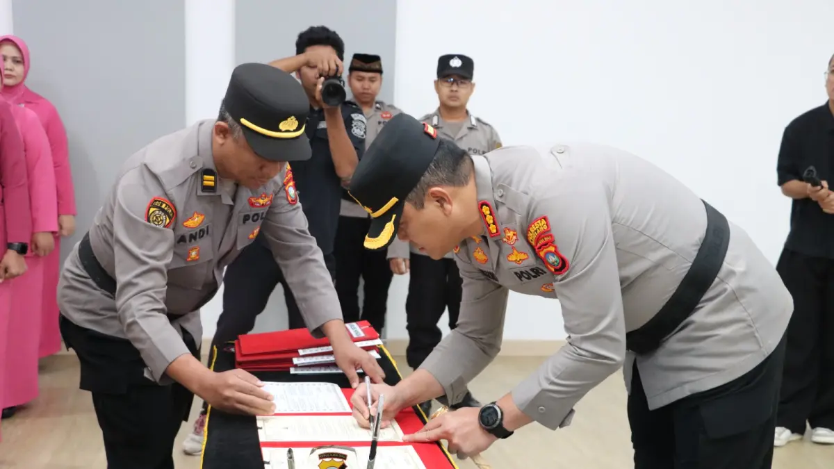 Sebanyak dua pejabat utama dan empat Kapolsek jajaran resmi berganti melalui upacara serah terima jabatan (Sertijab) yang digelar di Rupatama Wicaksana Laghawa Lantai II Polresta Barelang, Sabtu (22/8). Istimewa&nbsp;