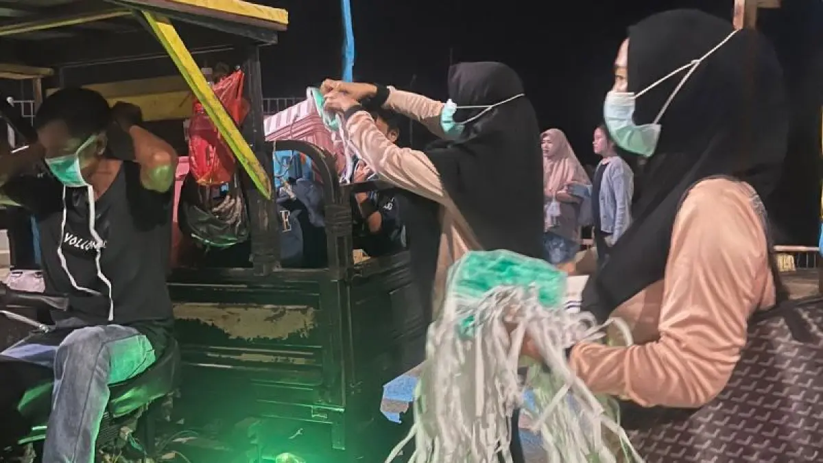 Pembagian masker di Kecamatan Serasan di Agustus 2026 oleh Puskesmas Serasan. ANTARA/HO-Pemkab Natuna