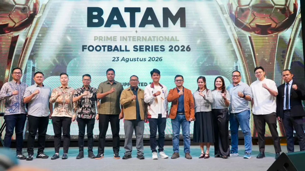 Anggota/Deputi Bidang Investasi BP Batam sekaligus Pembina Batam Prime International Football Series 2026, Fary Djemy Francis, menghadiri Gala Dinner penutupan Batam Prime International Football Series 2026 di Ballroom Pacific Hotel, Batam. Acara tersebut menandai berakhirnya turnamen sekaligus memperkuat komitmen BP Batam dalam mengembangkan sport tourism dan pembinaan sepak bola melalui kerja sama Garuda Yaksa Football Academy dengan Batam Prime FC. (Foto: BP Batam)